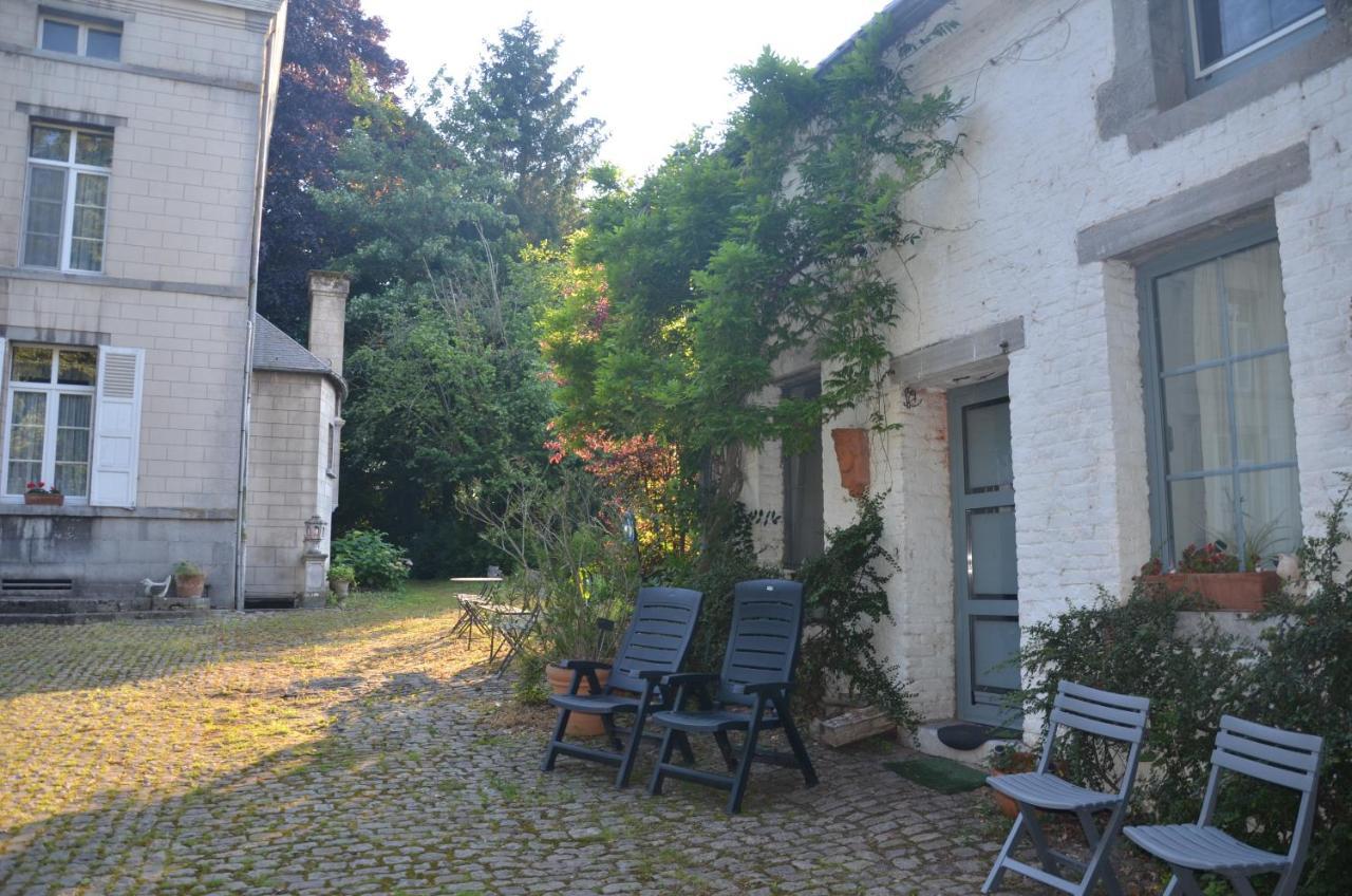 La Gentilhommiere Du Chateau De Bed and breakfast Ragnies