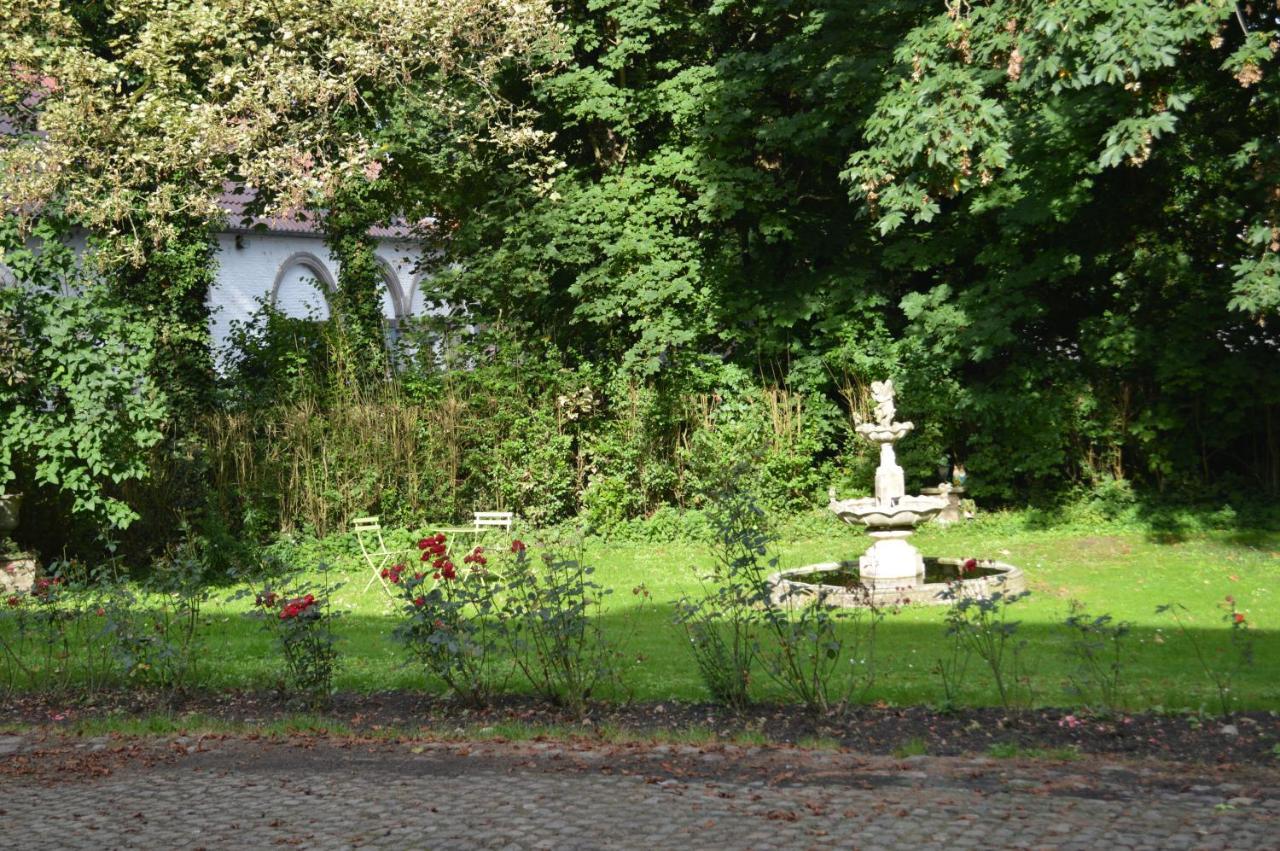 La Gentilhommiere Du Chateau De *